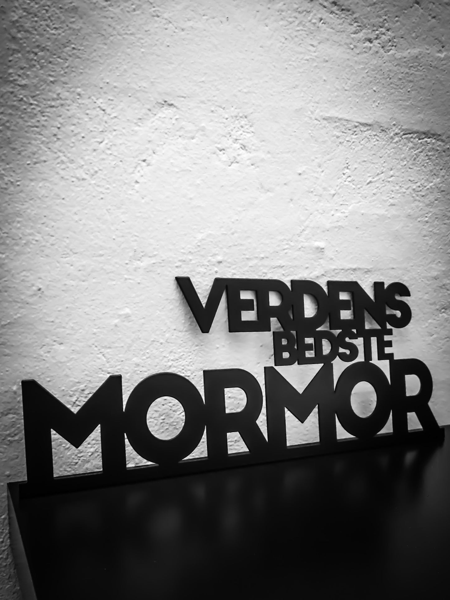 Verdens bedste mormor - Sortlakeret 42,5x16,5cm