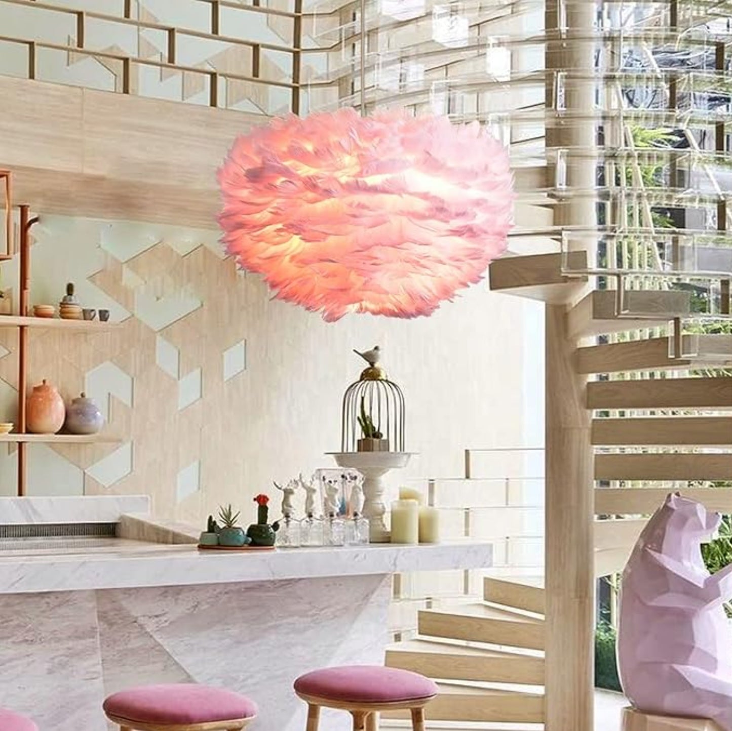 Lufira Pink pendellampe i moderne interiør med blød rosa belysning
