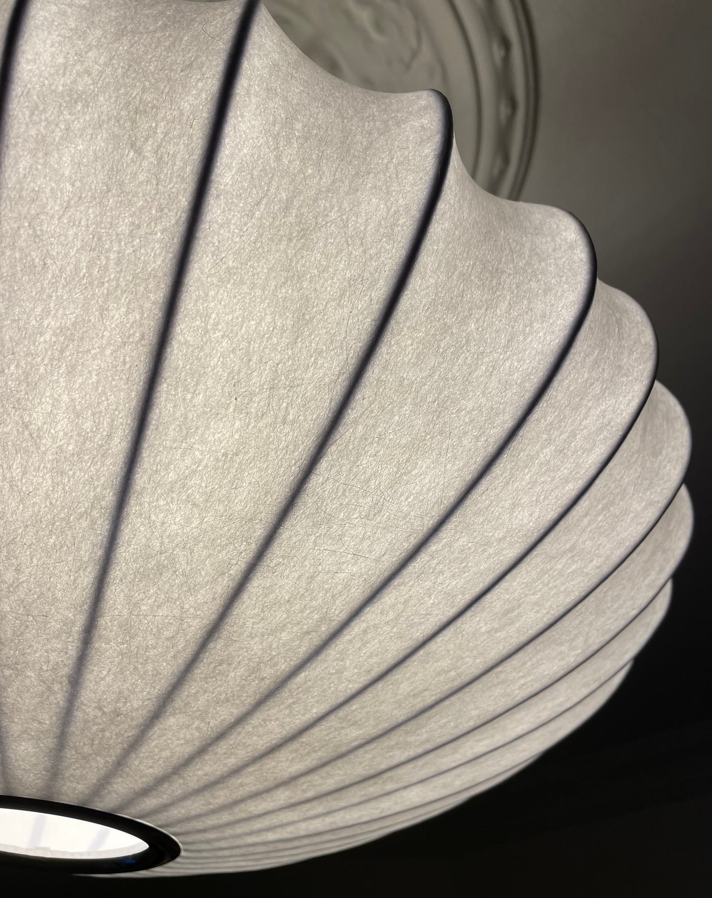Ufo Glow pendellampe detalje med lys